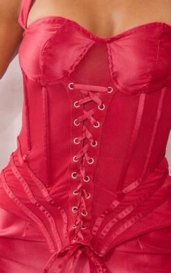 Robe Moulante Satinée Rouge à Détail Corset Et Agrafes Et Oeillets -Zeze Vetements Magasin 09bebd1680a8ebd1244d3c7318ffa28897a207c4 cnd0359 4