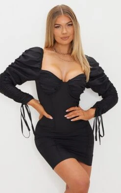 Robe Moulante Tissée Noire à Manches Longues Et Bonnets Froncés