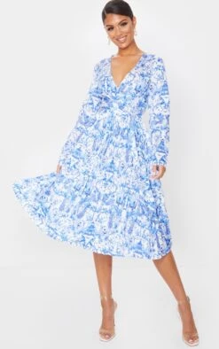 Robe Bleue Imprimé Porcelaine Mi-longue Plissée à Manches Longues