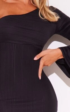 Robe Mi-longue Plissée Noire à Manche évasée Unique -Zeze Vetements Magasin 0dad577df0627f3ee8359624ec066540eefa4f83 cna4288 4