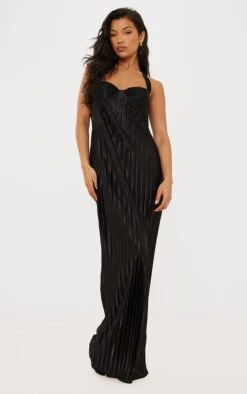 Robe Longue Très Plissée Noire à Bonnets En Dentelle -Zeze Vetements Magasin 2f6a2d8213fbfd838d54a6f66c99632b81c51412 cnd2008 1