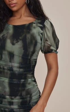 Mini Robe Imprimé Flouté Multicolore Froncée Style Corset à Manches Bouffantes 10 Mini Robe Imprimé Flouté Multicolore Froncée Style Corset à Manches Bouffantes -Zeze Vetements Magasin 35f98147da20736a2cbf5ae45b28502026624433 cnc4870 4