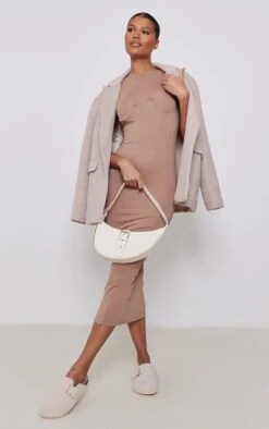 Robe Longue Marron En Maille Douce à Armatures -Zeze Vetements Magasin 3835d12200f0009e2af4e3d496b0147c2e12498c cnd1301 3