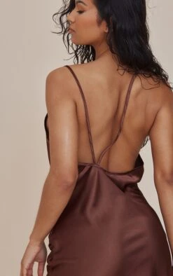 Robe Droite Asymétrique Moulante Satinée Chocolat -Zeze Vetements Magasin 4b524b2de21b5bb4847aabdb9b9e35740b22cbb0 cnc4533 4