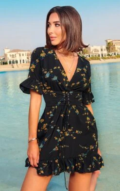 Robe Trapèze Noire à Imprimé Floral Et Corset -Zeze Vetements Magasin 537f89580eafa6cc4c051da63e6d144d1e11fbdd CLT6693 1