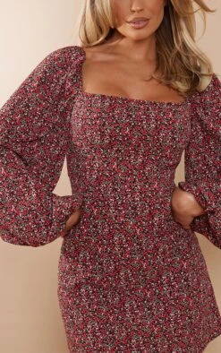 Robe Droite Col Carré Et Manches Bouffantes Rouge à Petites Fleurs -Zeze Vetements Magasin 565dab5186f7b9769c70306636c110903286b2b2 cnc2850 4