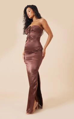 Robe Longue Satinée Chocolat à Dos Nu Et Découpes -Zeze Vetements Magasin 5861abd270b3a75266ae2e45c360ef3a74c72a38 cnd0613 3