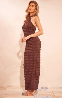 Robe Longue Texturée Chocolat Effet Bulle à Dos Nu -Zeze Vetements Magasin 5ab2e9bf9779f3a5b78cf965aba39daff9cb3a16 cne7740 3