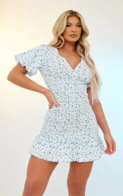 Robe Moulante Imprimé Petites Fleurs Bleues Froncée à Col En V