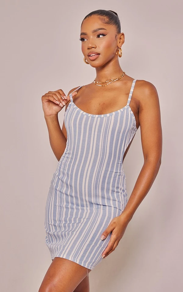 Robe T-shirt Droite En Effet Lin Bleu Découpé à Rayures Et Liens Noués Au Dos 4 Robe T-shirt Droite En Effet Lin Bleu Découpé à Rayures Et Liens Noués Au Dos – Image 2