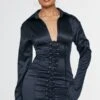 Robe Chemise Satinée Lacée Noire à Armatures Et Oeillets -Zeze Vetements Magasin 7f975993fb2788064aa468e79df3cb7a44e2ebe6 cnd0481 1