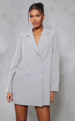 Robe Blazer Oversize Grise à Double Boutonnière Et épaulettes -Zeze Vetements Magasin 8b2bb8667d134c94f1f398d10adca567ea0a8693 cnb0983 3