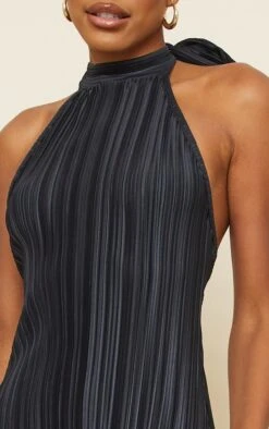 Robe Longue Noire Plissée à Col Montant Et Dos échancré -Zeze Vetements Magasin 8eb44d222f51f27a2cdd6d9314a7e04b4672c825 cnd2061 4