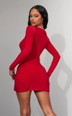 Robe Très Moulante Découpée Rouge à Manches Longues Et Jupe Nouée -Zeze Vetements Magasin 8fe014d4b0d492436131f09ec8d394e14158b3bc cnd0415 2