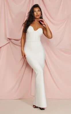 Robe Longue Bustier Blanche à Détail Corset Et Derrière Fendu