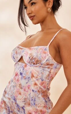 Robe Droite Rose Imprimé Abtrait à Buste Découpé Et Armatures -Zeze Vetements Magasin a35aa2aa73b0f41db2963e77311d2758dd57cb94 cnd4283 4