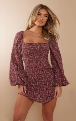 Robe Droite Col Carré Et Manches Bouffantes Rouge à Petites Fleurs