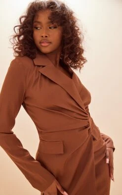 Robe Blazer Café Au Lait Foncé En Maille Tissée à Poches Et Taille Froncée -Zeze Vetements Magasin a6d26a3558aef2e8a38525bdf76feed1e484bdd0 cnc2990 4