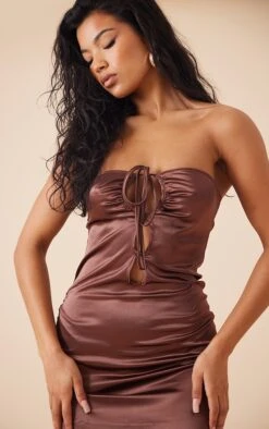 Robe Longue Satinée Chocolat à Dos Nu Et Découpes -Zeze Vetements Magasin ad29be73c675ca5add849eae365535e98995455d cnd0613 4