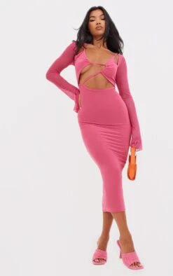 Robe Mi-longue Rose Moulante Découpée à Manches En Mesh