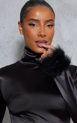 Robe Moulante Satinée Noire à Col Montant Et Bordures En Plumes -Zeze Vetements Magasin c01a1c6cf37bb1b6e1a2397654bfd4f7e8fc2a1d cnb1935 4