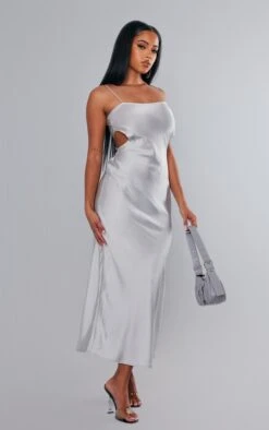 Robe Mi-longue Découpée Satinée Argentée à Liserés Et Bretelles Fines