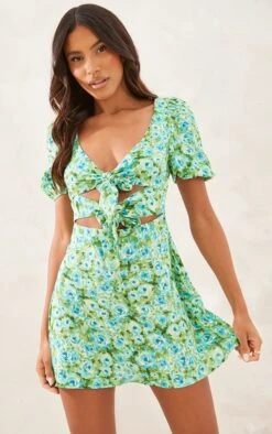 Robe Droite Bleue Fleurie à Manches Courtes Et Devant Noué