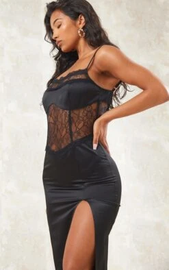 Robe Fendue Longue Noire Satinée à Parties En Dentelle Et Bretelles -Zeze Vetements Magasin d5d3e85cdc79c8b55ead5440b063db4cc39042fc cne2683 4