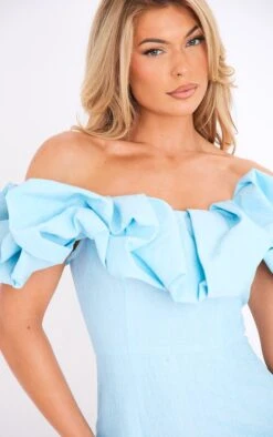 Robe Moulante Effet Lin Bleu Clair Volantée à Col Bardot 9 Robe Moulante Effet Lin Bleu Clair Volantée à Col Bardot -Zeze Vetements Magasin d6f1f29ffca67d3538881f836766906595b46456 cnd5921 4