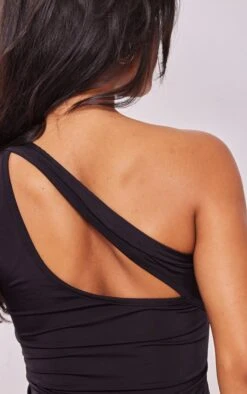 Robe Très Moulante Asymétrique Noire -Zeze Vetements Magasin d8d0e61f34f4cdd1092df5de9d15670af6309654 cne7745 4