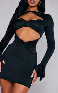 Robe Moulante Découpée Noire à Manches évasées Et Bonnets à Bordure De Dentelle -Zeze Vetements Magasin d9defb1640f3b0358925c7aa535e9ed3e4d36d2e cnc7824 4