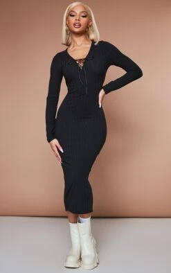 Robe Longue Côtelée Noire à Détail Lacé