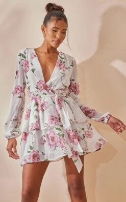 Robe Patineuse Blanche à Imprimé Floral En Mousseline De Soie Avec Décolleté Plongeant -Zeze Vetements Magasin df1881f19d72c964972fe560f68bc5060f0eebab clv2486 4