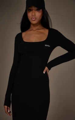 Zero Renew Robe Mi-longue Très Côtelée Noire à Col Carré -Zeze Vetements Magasin e6178aa7188a3188d801ea65cfe74aaa1e3cf9d9 cnc1169 5