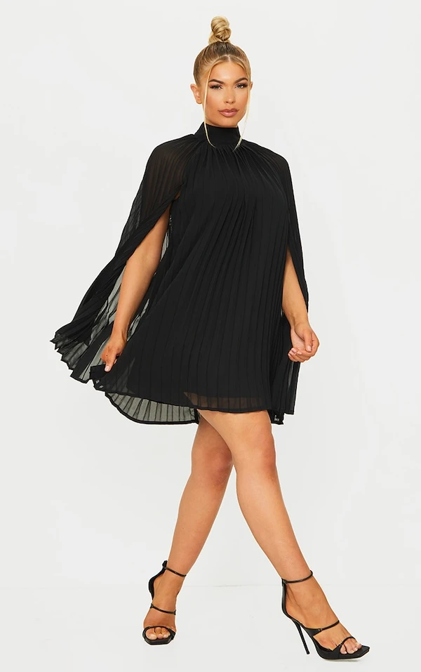 Robe Droite Style Cape Plissée Noire à Col Haut 3 Robe Droite Style Cape Plissée Noire à Col Haut