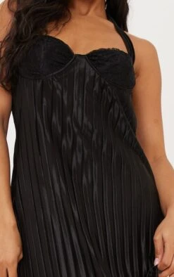 Robe Longue Très Plissée Noire à Bonnets En Dentelle -Zeze Vetements Magasin ed82b62195707c9f3fd27dd4f78999aa8c00b2a8 cnd2008 4