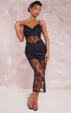 Robe Mi-longue En Dentelle Noire à Bretelles Et Détail Découpe