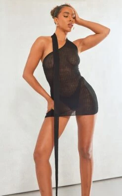 Mini Robe En Maille Tricot Fine Noire à Détail écharpe